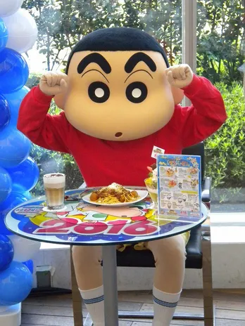 「しんちゃんカフェ」に遊びに来れば～？