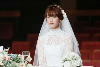 松井玲奈、初ウエディングドレスに「私も結婚式には」