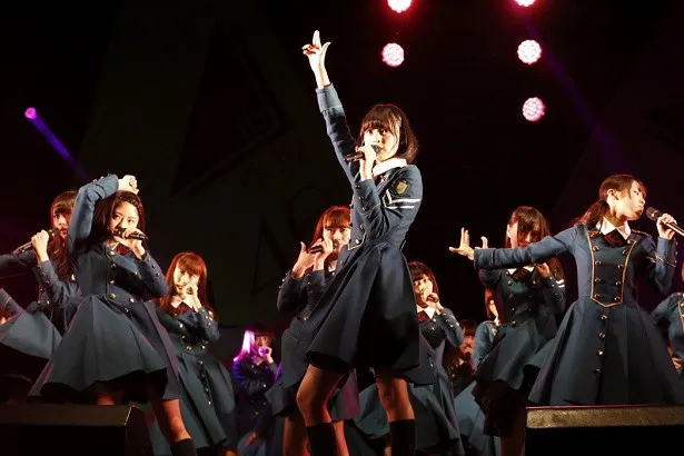 ミニライブは、欅坂46のデビューシングル「サイレントマジョリティー」で幕を開けた！