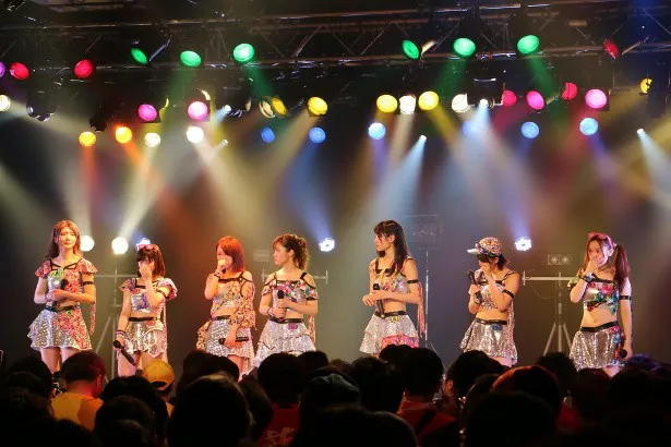 11月8日に武道館公演を行うことが発表され、号泣のメンバーたち