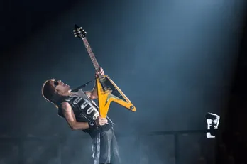 B'z松本孝弘のソロライブツアーを独占生配信!!