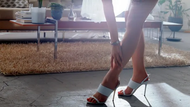 【写真を見る】池田エライザが披露した“ツルツル美脚”