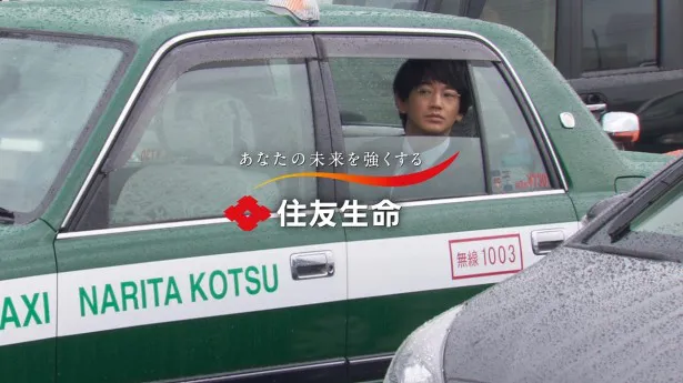 乗り込んだタクシーが渋滞にはまってしまうシーンの撮影では瑛太と中岡が談笑する姿も