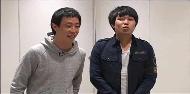 【写真を見る】東口宜隆(右)は鬼ヶ島・和田貴志からアドバイスをもらえるのか、それとも修羅場に発展か!?