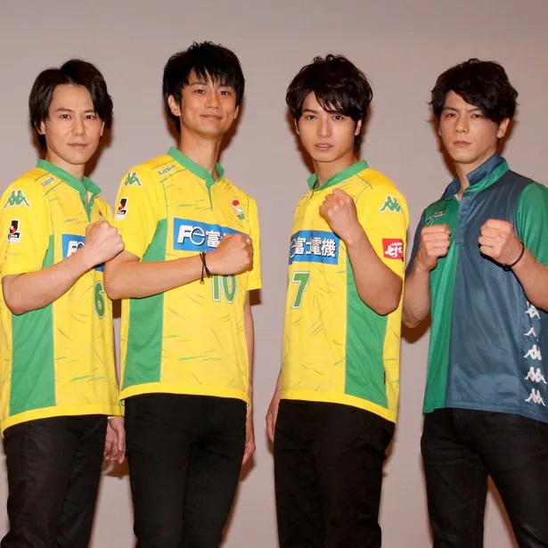 映画「U-31」の完成披露上映イベントに登壇した根本正勝、馬場良馬、中村優一、中村誠治郎(左から)