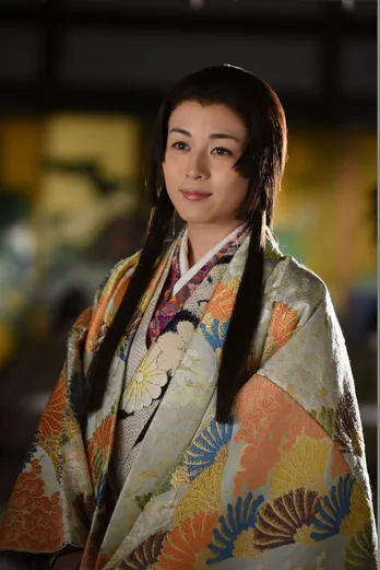 比嘉愛未が市川海老蔵主演作で茶々役、禁断の恋に挑戦