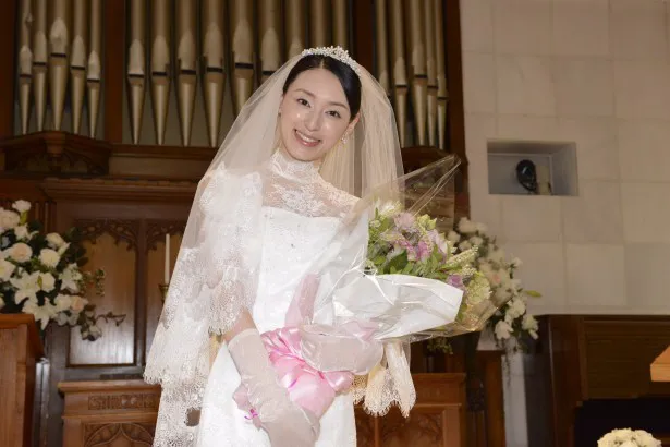 【写真を見る】最終話で麻也子(栗山)が披露するウエディングドレスの意味するものとは…？