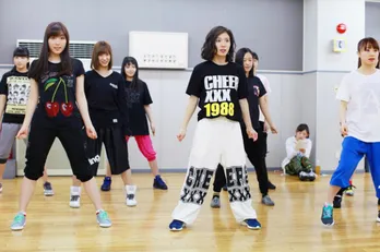 松岡茉優、“おこだわり”のモー娘。加入へラストダンス