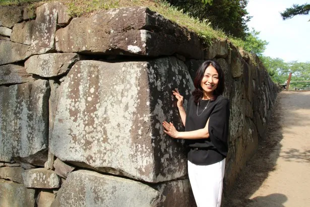 建城当時から残る石垣に長野も驚き！