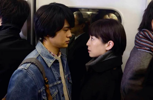 映画『紙の月』で池松は、宮沢りえ扮する主人公・梨花と不倫関係に陥る大学生・光太を熱演。
