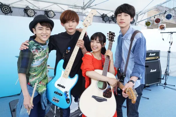 「君100回目の恋」でバンドを組む泉澤祐希、竜星涼、miwa、坂口健太郎(写真左から)