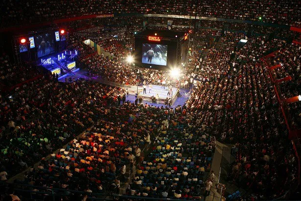 【写真を見る】熱気に包まれた「CMLL」主催アレナ・メヒコ大会の模様