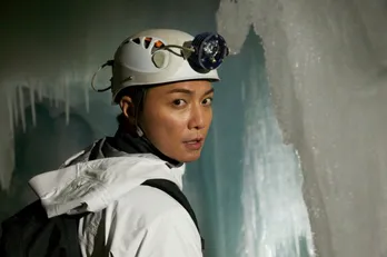 成宮寛貴がアルプスの絶景を堪能!「奇跡の川」潜る