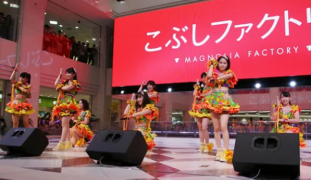 イベントでは2ndシングルの「チョット愚直に！猪突猛進」も