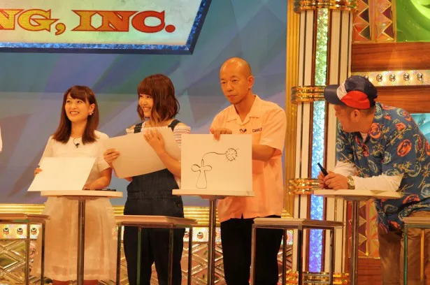 元NMB48・三秋里歩(左)と門脇佳奈子(左から2番目)が大喜利対決に参戦！