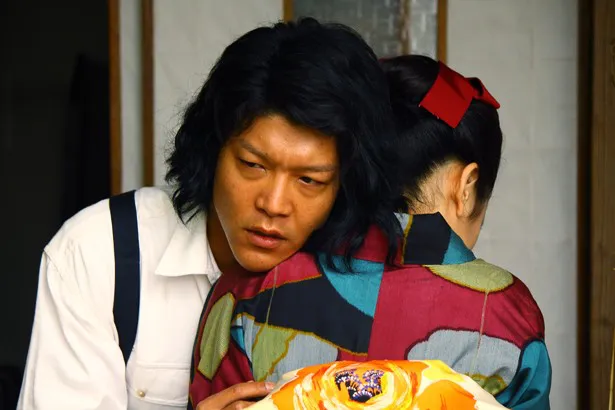 映画「夢二～愛のとばしり」は、大正ロマンを代表する画家・竹久夢二の生きざまを描いている