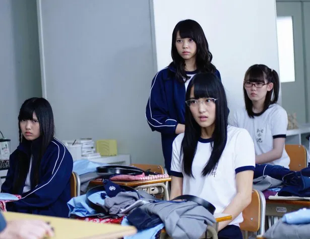 【写真を見る】8月6日(土)放送の第4話では欅坂46メンバーの体操服姿が公開！