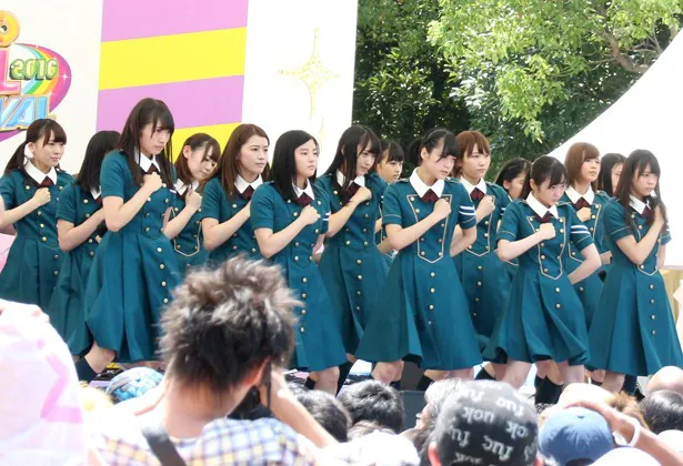 欅坂46がTIF初登場！半袖制服姿で熱唱 | WEBザテレビジョン