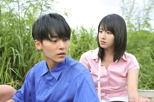 【写真を見る】作品のワンシーン。女子大学生アオイ(桜庭)と青年ジオ(L.Joe)は距離を縮めていくが…