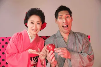 小林幸子&篠原信一がベッドでまさかの“共演”