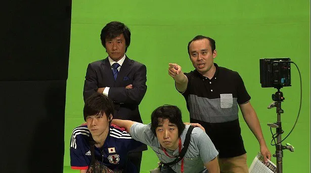 中山雅史ら出演のスペシャル動画を演出した関和亮(写真右上)
