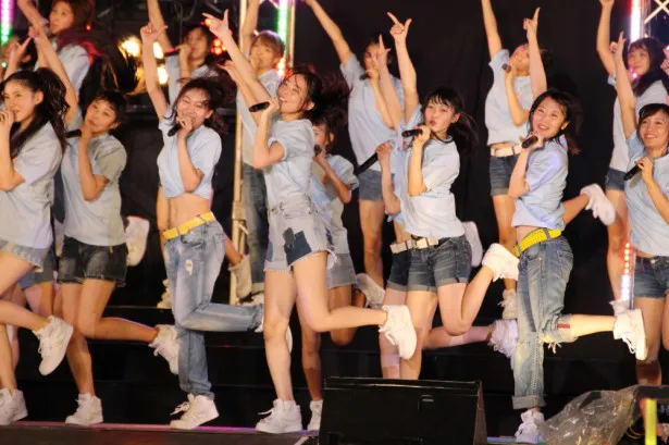 SKE48の「美浜海遊祭」ライブの模様を紹介(写真は「アイシテラブル！」)