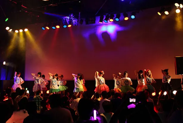 【写真を見る】茨城県の魅力発信と、ご当地アイドルのNo.1を目指して県内のアイドル16人が集結！