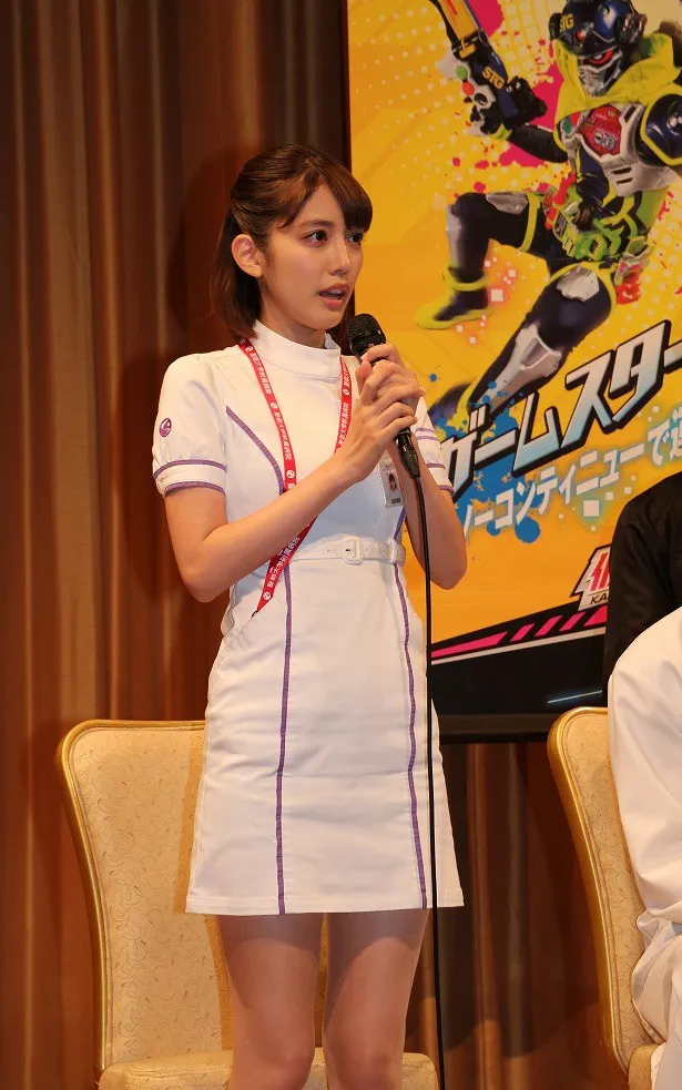 仮野明日那の衣装で登壇した松田は、ポッピーピポパポに扮(ふん)した際のアニメ声も披露した