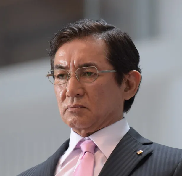 最高検察庁の次長・小松一平(田中健)は特捜部の復権を目指す