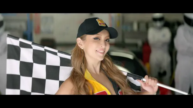 浜崎あゆみ レースクイーン姿で 美ボディ 披露 芸能ニュースならザテレビジョン