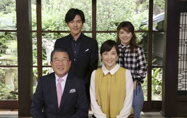 三世代家族を見届ける徳光和夫、西田ひかる(前列左から)、要潤、宮澤エマ(後列左から)