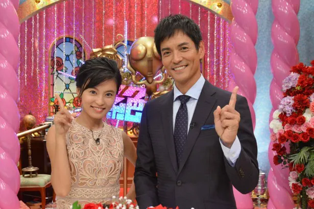 「想像を絶するテレビ」でMCを務める沢村一樹(右)、小島瑠璃子(左)
