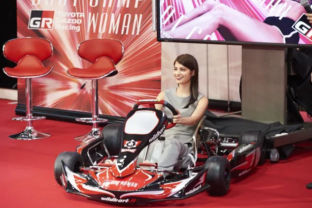 モデルのマギーが「TOYOTA GAZOO Racing WOMAN BOOTCAMP@MEGA WEB」イベントに登場した