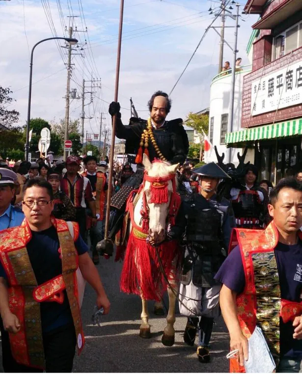 前日には忠勝の扮装で武者行列に参加！