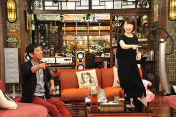 伊藤蘭が「年下の男の子」を振り付きで披露！