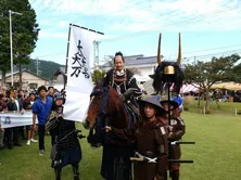 「真田丸」三成・山本耕史が“盟友”を墓参!