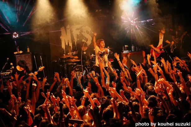 dTVにて、MY FIRST STORYのライブツアー「We‘re Just Waiting 4 You Tour 2016」の東京・日本武道館公演を独占生配信