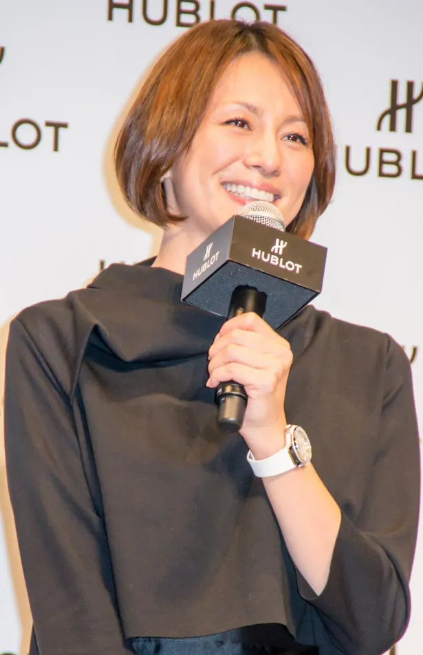 「HUBLOT LOVES WOMEN AWARD」授賞式に登壇した米倉涼子
