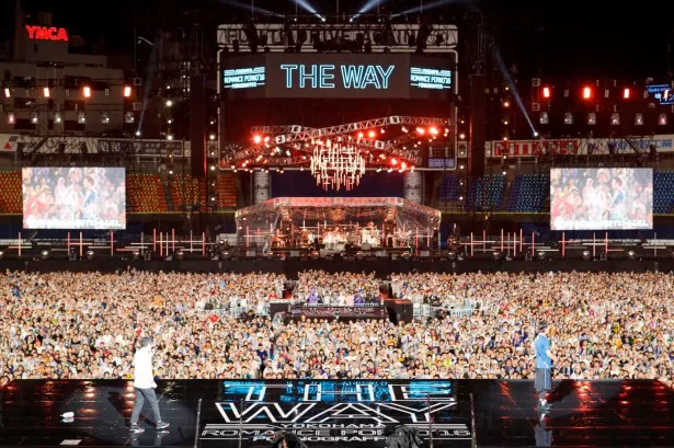 “THE WAY”と名付けられた今回のライブは、“新たな道へ踏み出そう”というポルノグラフィティの強い意志が表われていた