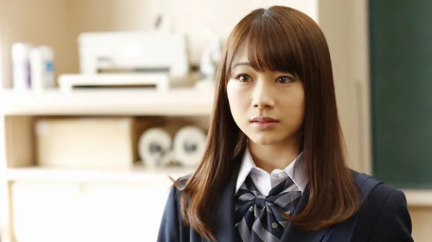 モーニング娘。'16のだーいし(石田亜佑美)が「オトナヘノベル」に出演。“マスク依存”からの脱却を目指す女子高校生を演じる