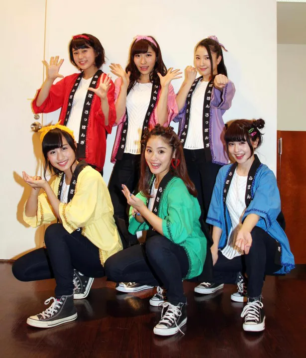 La PomPonのHINA、KAREN、MISAKI(上段左から)、KIRI、YUKINO、RIMA(下段左から)