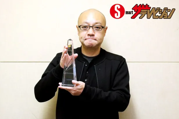 「家売るオンナ」の猪股隆一監督ら制作チームが監督賞を受賞