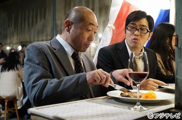 11月17日(木)に放送される「Chef～三ツ星の給食～」第6話にゲスト出演する、ずん・やすとドランクドラゴン・鈴木拓(左から)
