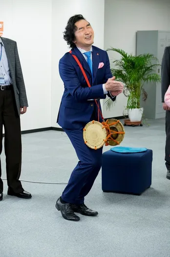 池田鉄洋「ぱるるさんの魅力を30分間堪能できます!」