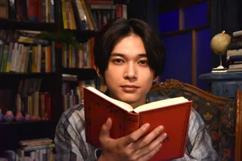 “おやすみ王子”吉沢亮が、女性たちに極上の眠りを提供