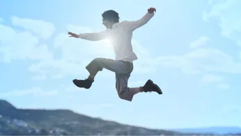 菅田将暉＆早見あかりが“蒼の世界”を全力疾走!?