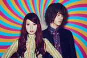 新世代ロックユニットとして注目を集めるGLIM SPANKYは「天体観測」を歌い上げる