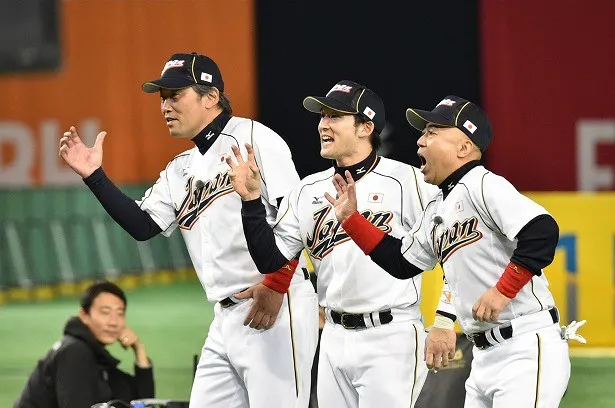 杉谷拳士選手(中央)は今回も吉岡雄二(左)、ゴルゴ松本(右)と侍ジャパンを挑発!?