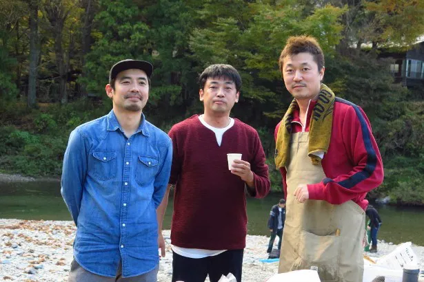 松浦祐也、山本浩司、新井(左から)