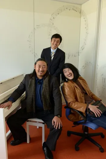 ロバート、冠番組で埼玉の一般人をスカウト！